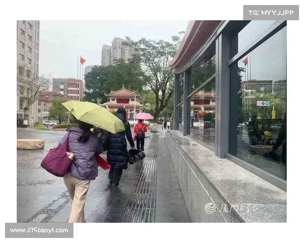 上海大雨来袭!今天暴雨持续,湿气扑面而来,体感闷热难耐(上海今晚大雨) 上海大雨来袭!今天暴雨持续,湿气扑面而来,体感闷热难耐(上海今晚大雨)